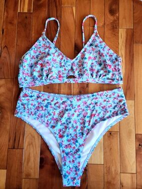 Aéropostale Floral Two‑Piece Swimsuit — Size L/G, High‑Waisted